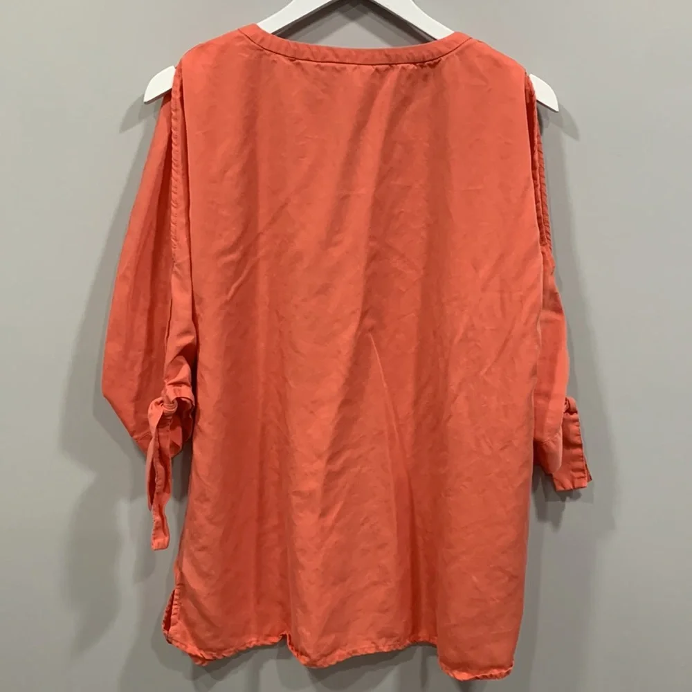 Soft Surroundings 100% Tencel V Neck 3/4 Tie Sleeve Shoulder Cut Top Medium